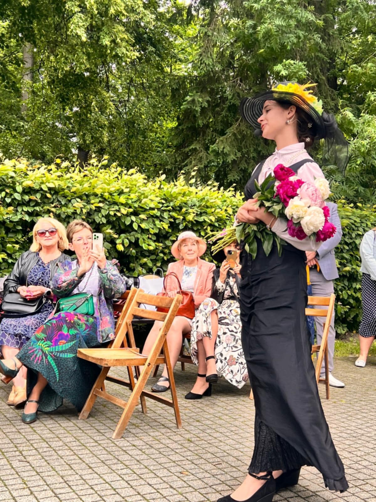 Zdjęcie Urodziny MK 2025 (20)b8062d16-9b2c-4dd7-a4ff-ce41aed18db1.jpeg w galerii Urodziny patronki II LO na Sądeckich Plantach